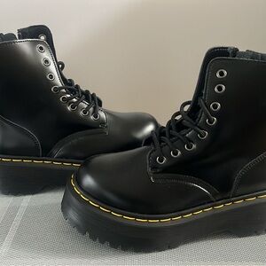Dr. Martens boot.. new!
